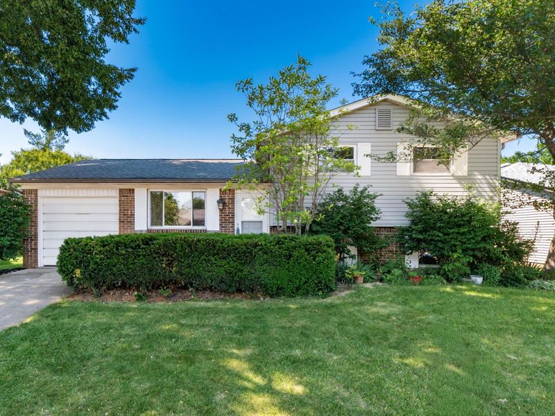 2076 Queensbridge Drive, Columbus, OH 43235 Photo 4