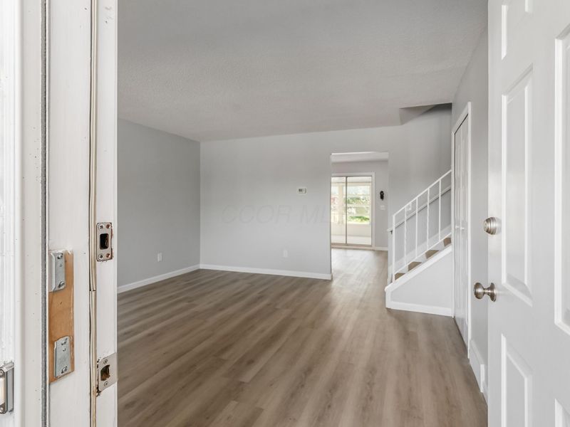 2076 Queensbridge Drive, Columbus, OH 43235 Photo 5