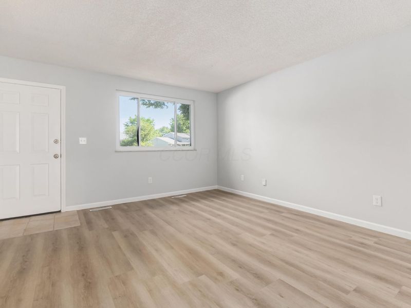2076 Queensbridge Drive, Columbus, OH 43235 Photo 9