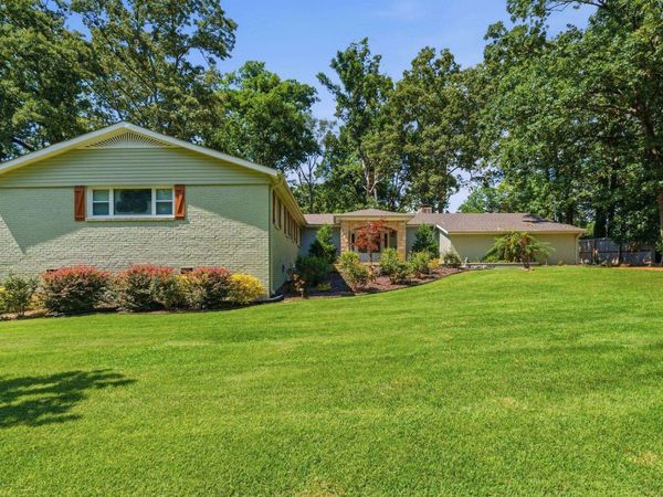 126 Patsy Dr, Florence, AL 35633