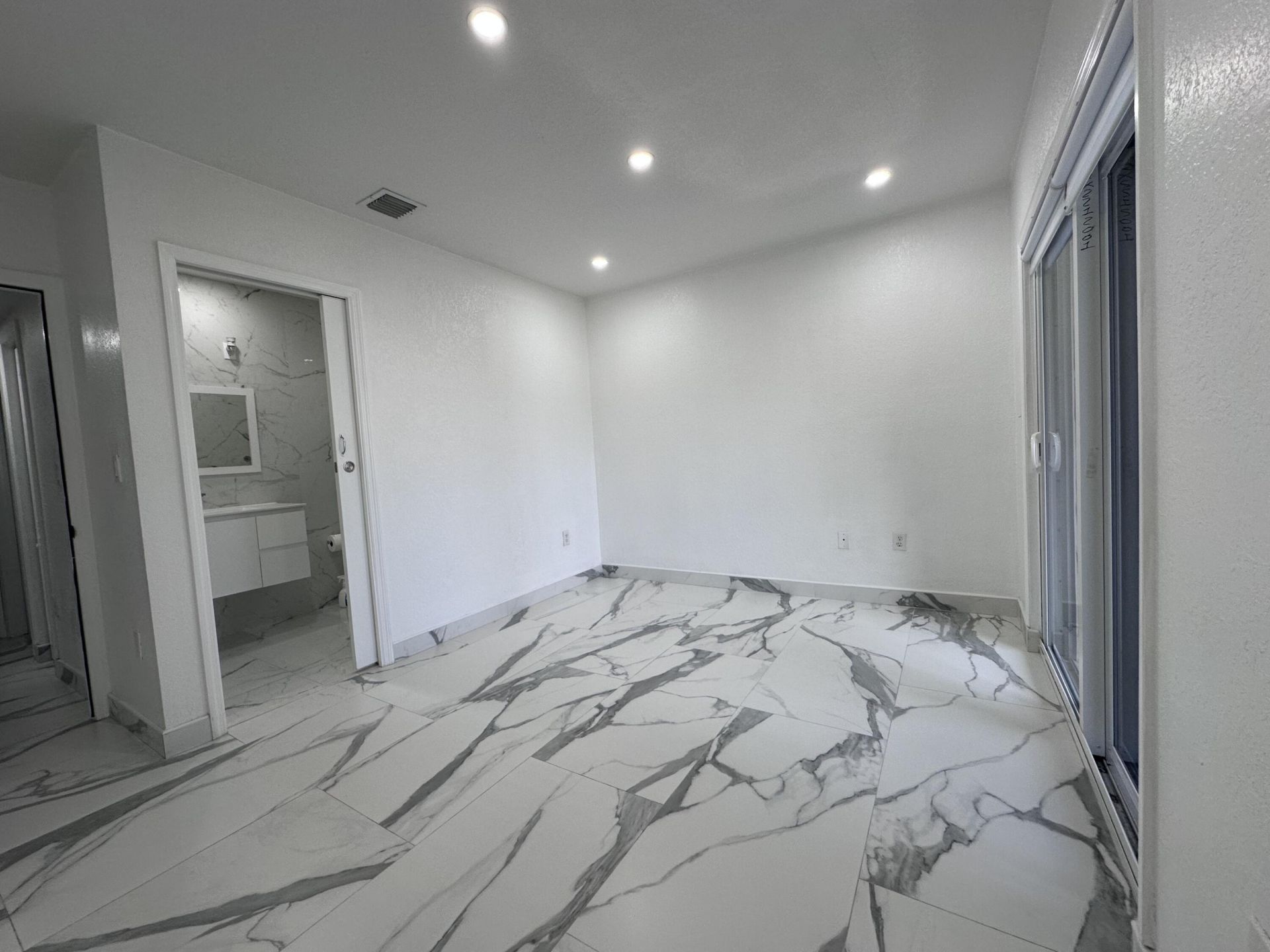 300 E 4th Street, Unit 103, Hialeah, FL 33010 Photo