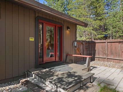 2744 Santa Claus Drive, South Lake Tahoe, CA 96150 Photo