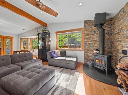 2744 Santa Claus Drive, South Lake Tahoe, CA 96150 Photo