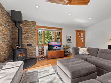 2744 Santa Claus Drive, South Lake Tahoe, CA 96150 Photo
