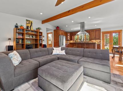 2744 Santa Claus Drive, South Lake Tahoe, CA 96150 Photo