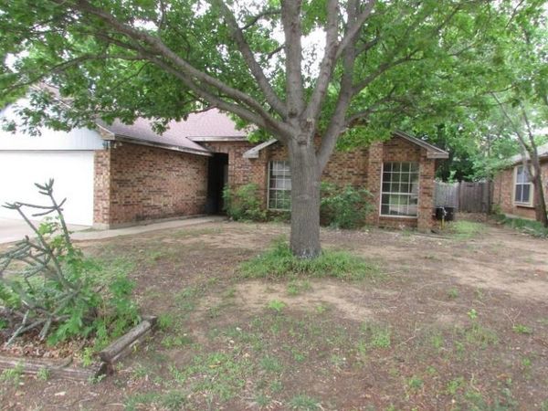 8337 Cloverglen Lane , Fort Worth, TX 76123