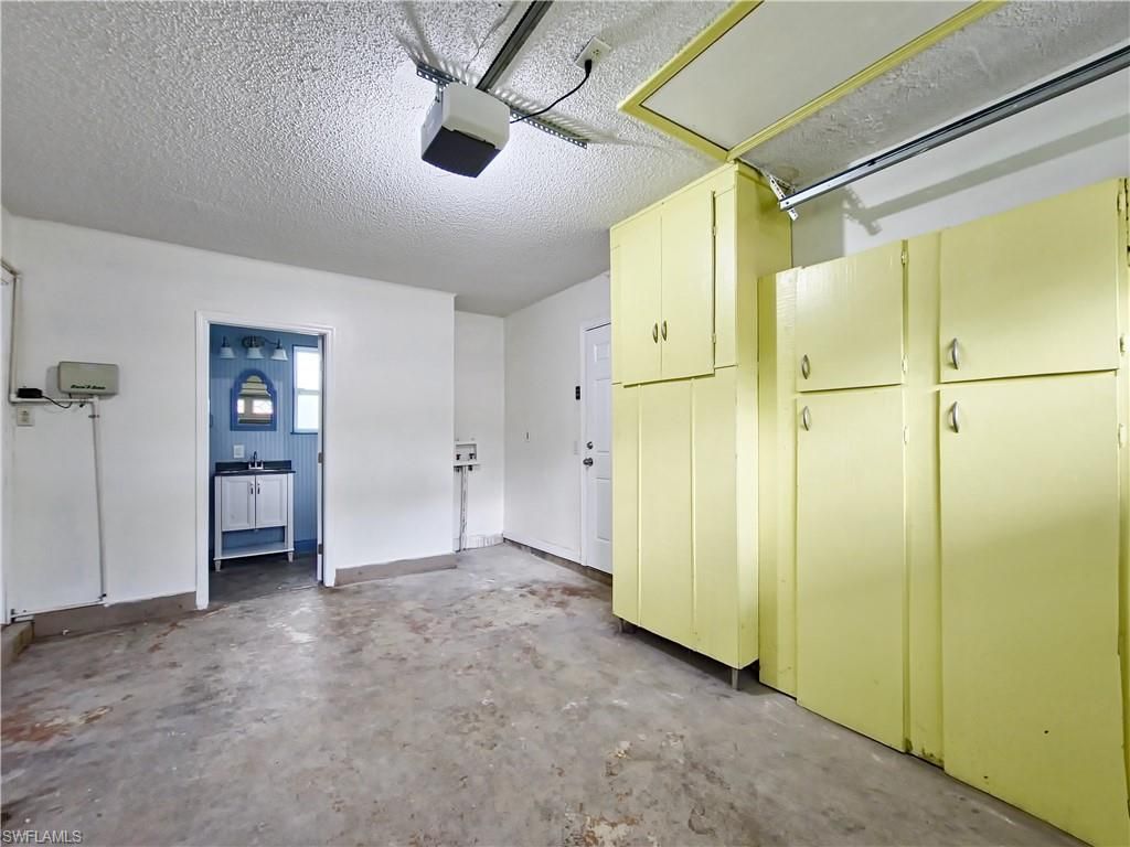 7425 Galloway Rd , Weeki Wachee, FL 34613 Photo