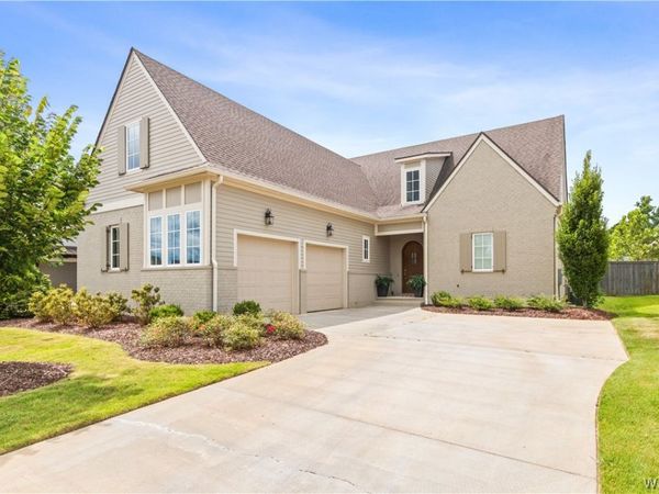 863 Carleton Street , Tuscaloosa, AL 35406