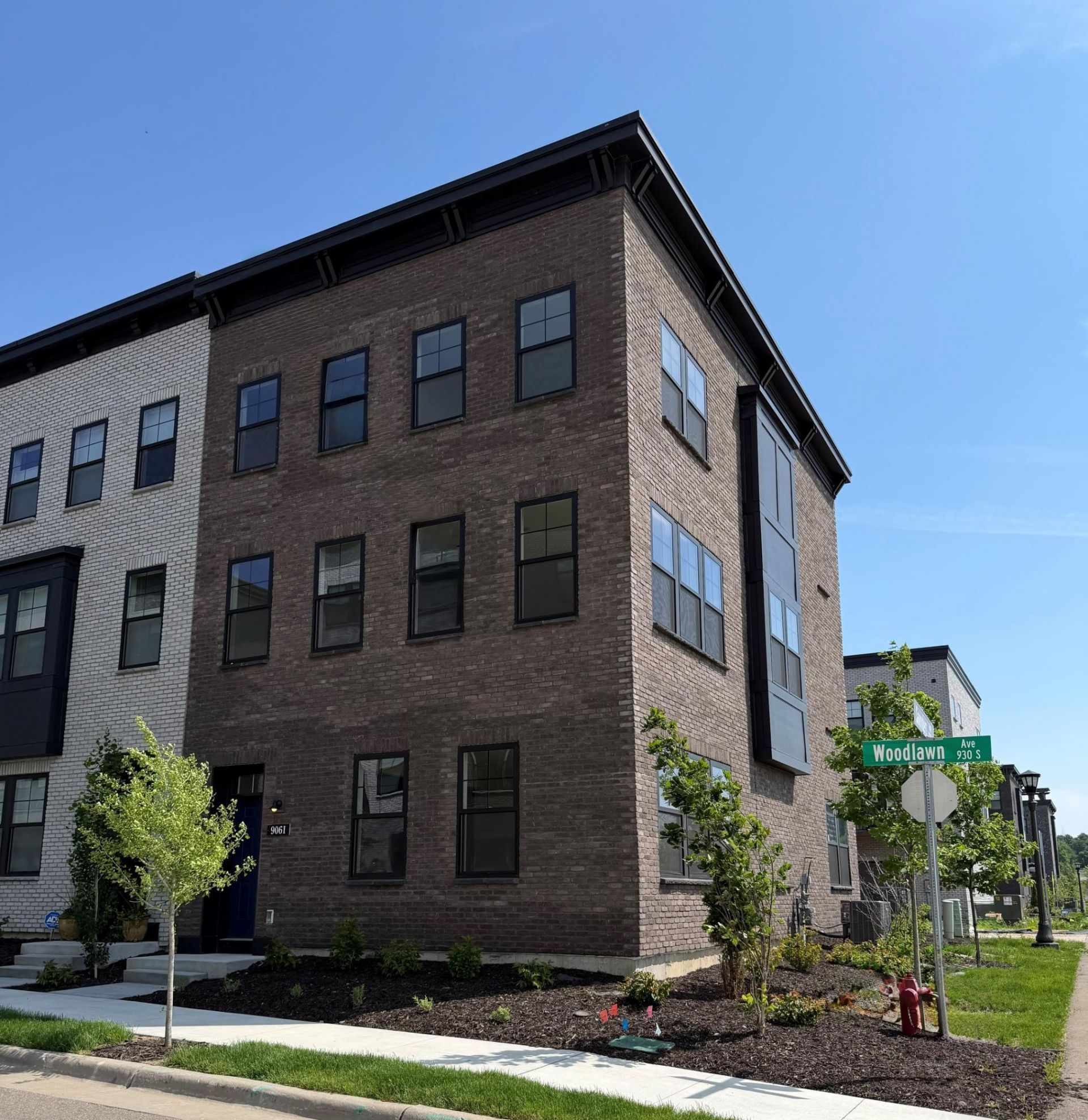 906 Woodlawn Avenue, Unit I, Saint Paul, MN 55116 Main Photo