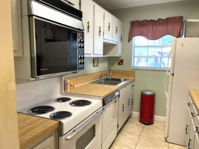 1152 Circle Drive, Unit D, Delray Beach, FL 33445 Photo