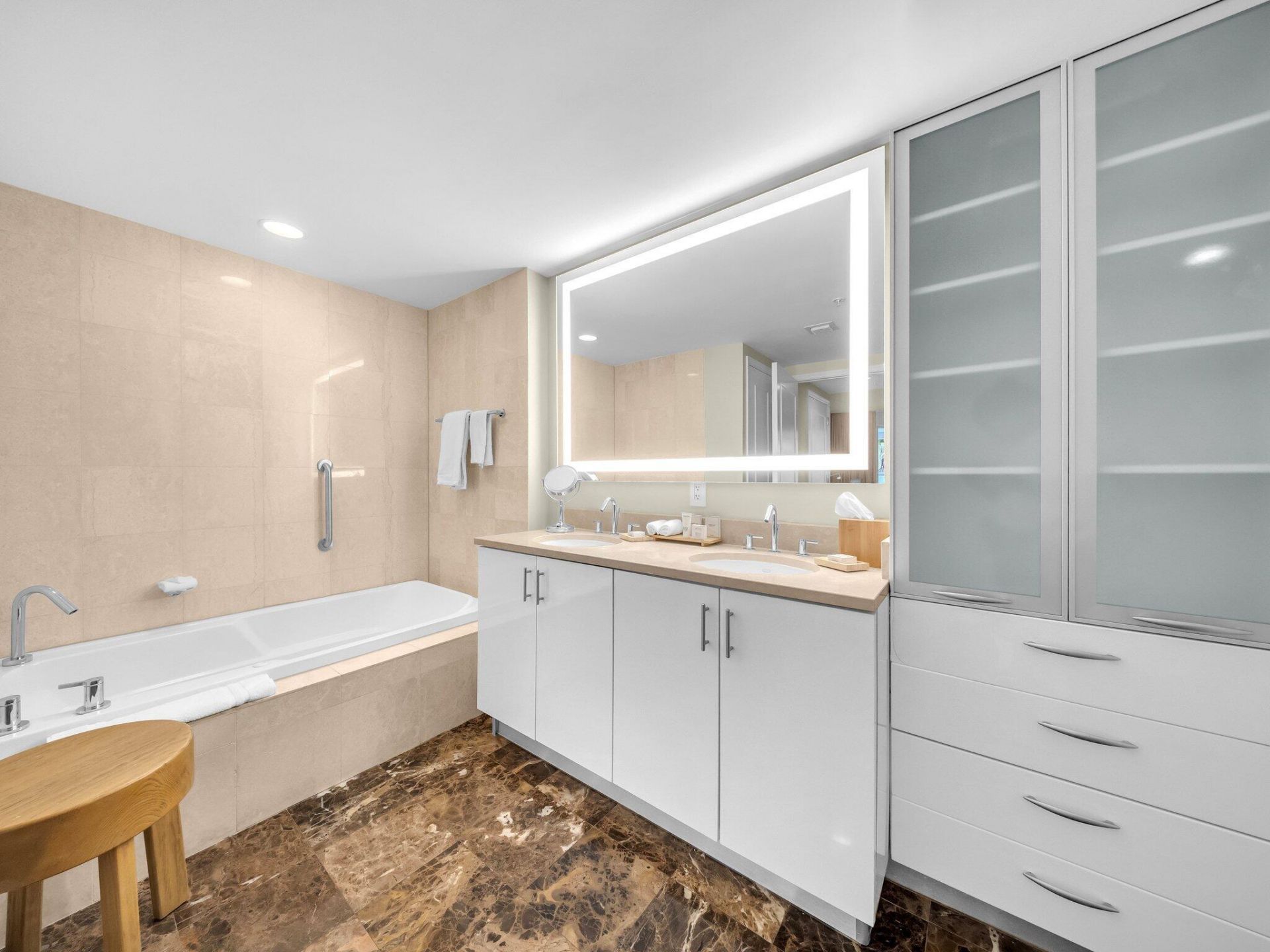 505 N Fort Lauderdale Beach Boulevard, Unit #221, Fort Lauderdale, FL 33304 Photo
