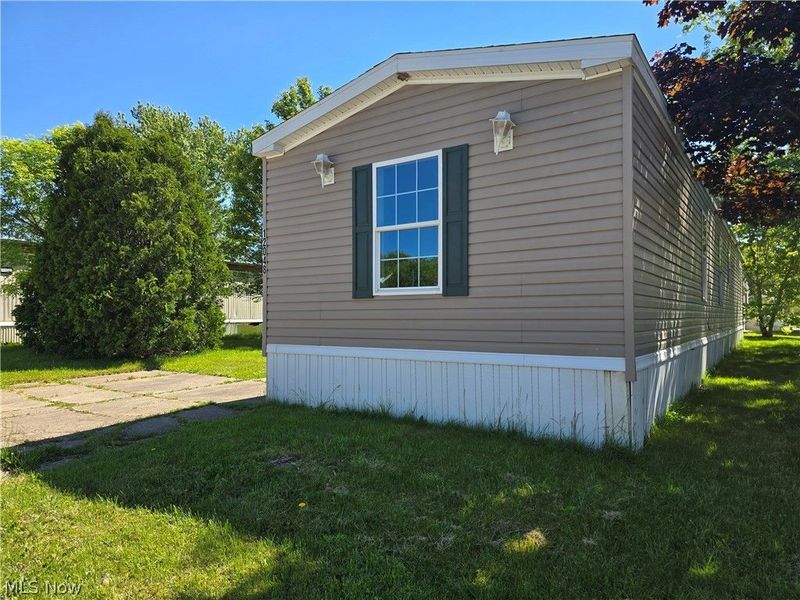 12048 Nicki Lane, Chardon, OH 44024 Photo 2