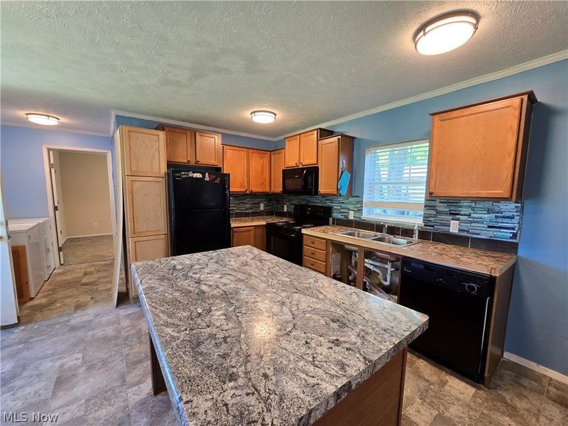 12048 Nicki Lane, Chardon, OH 44024 Photo 4