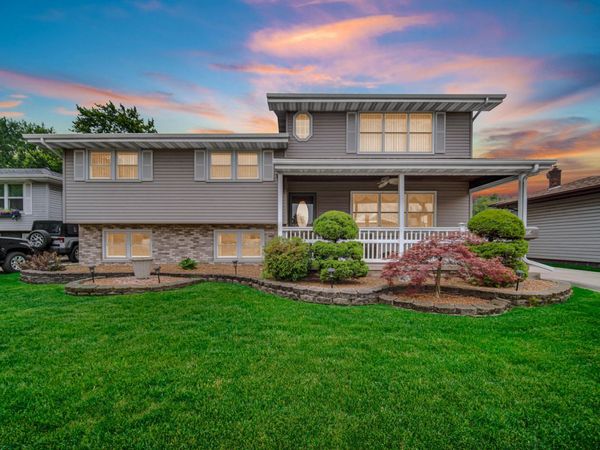 3504 Strong Place , Highland, IN 46322