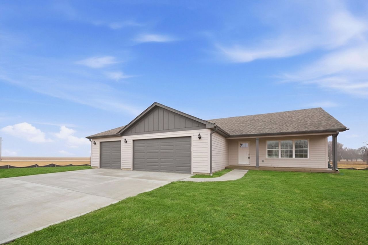 477 Emma Drive , Manteno, IL 60950