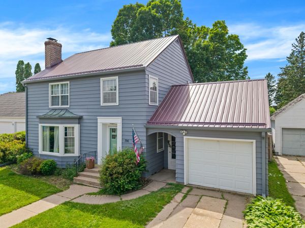 714 S Marshall Street , Caledonia, MN 55921