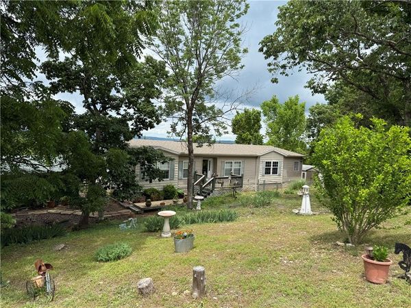 1 Suntop Lane , Holiday Island, AR 72631