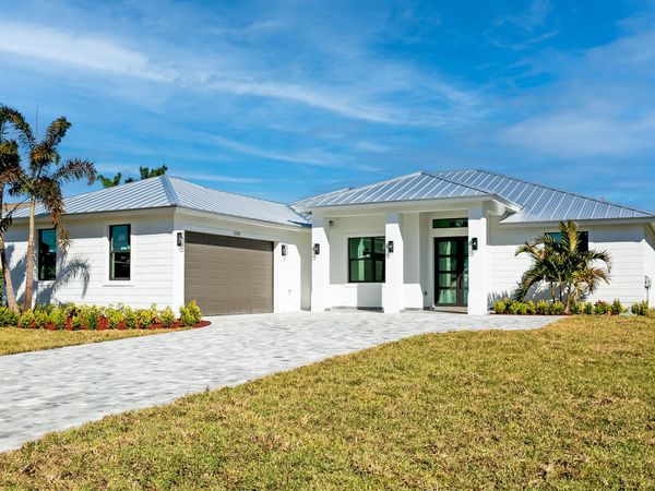 5945 NW Foust Circle, Port St. Lucie, FL 34986