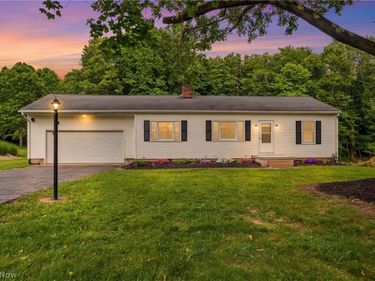 4443 Hilltop Drive , New Franklin, OH 44203