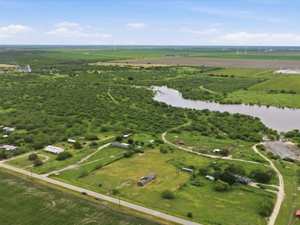21826 CR 798, Mathis, TX 78368