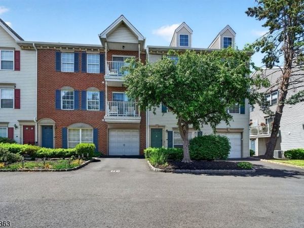 5 Krueger Ct, Newark, NJ 07103