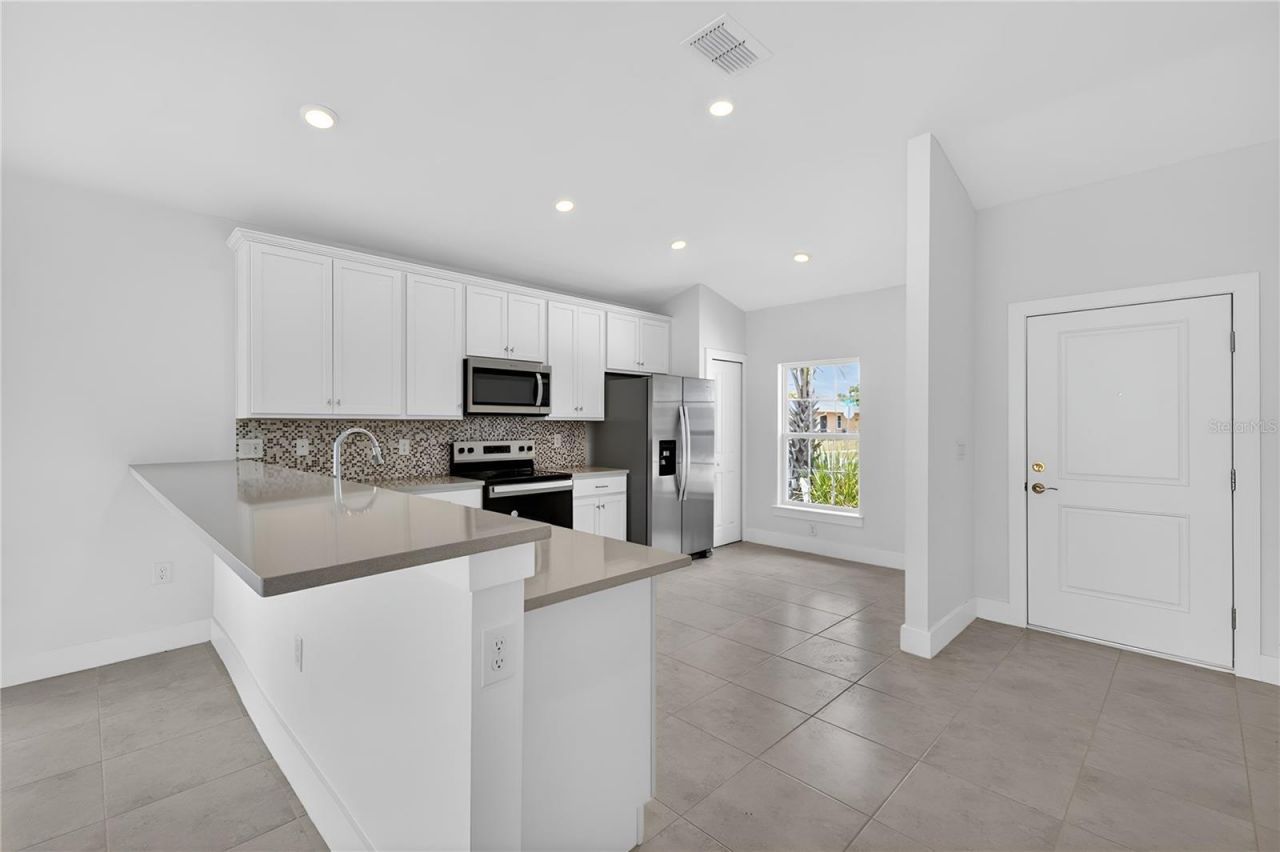 573 Rose Apple Circle, Port Charlotte, FL 33954 Photo
