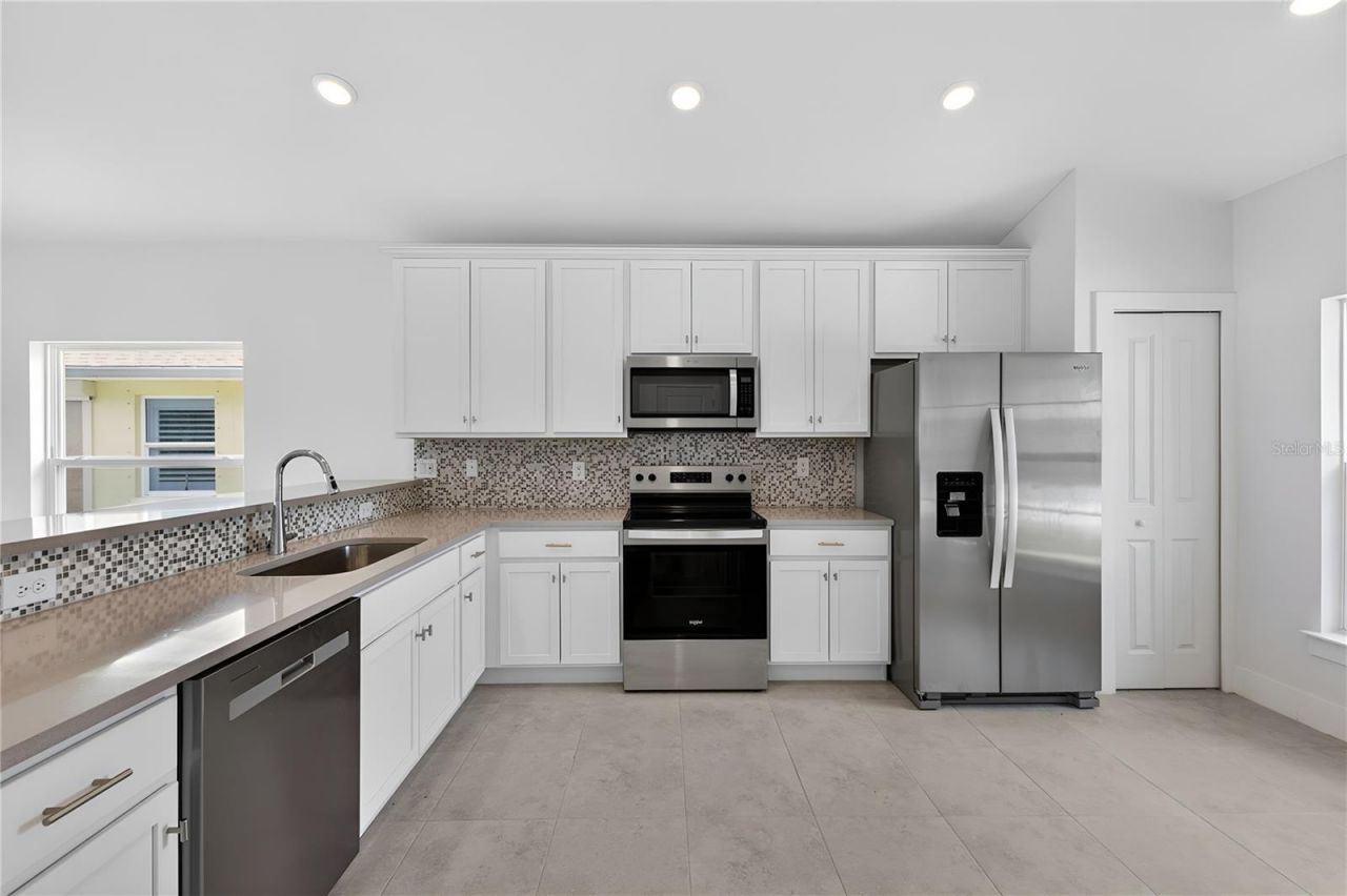 573 Rose Apple Circle, Port Charlotte, FL 33954 Photo
