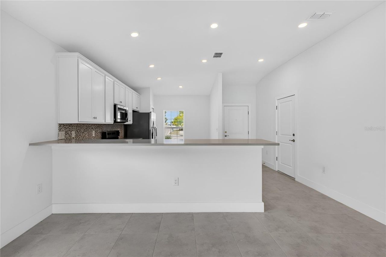 573 Rose Apple Circle, Port Charlotte, FL 33954 Photo