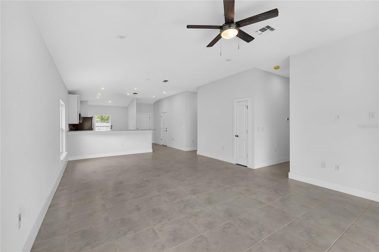 573 Rose Apple Circle, Port Charlotte, FL 33954 Photo