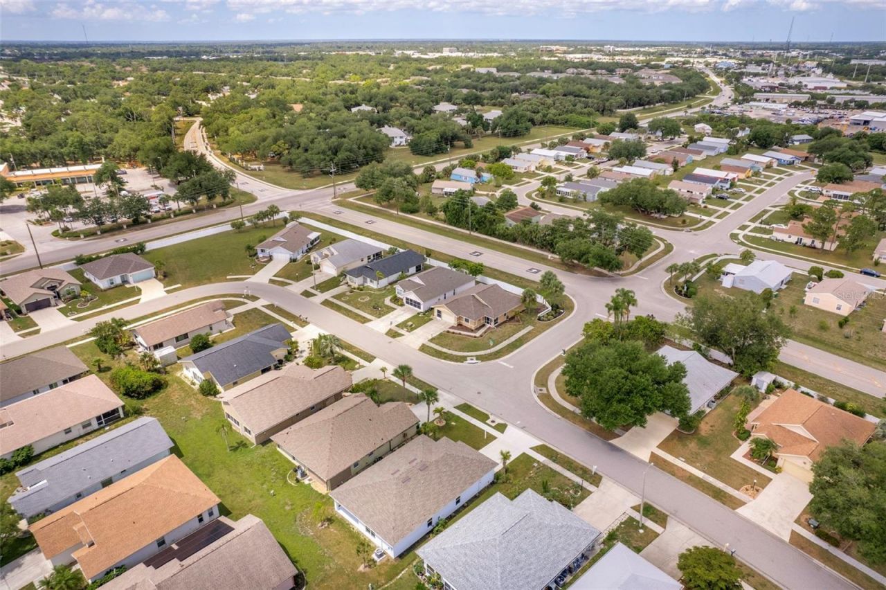 573 Rose Apple Circle, Port Charlotte, FL 33954 Photo