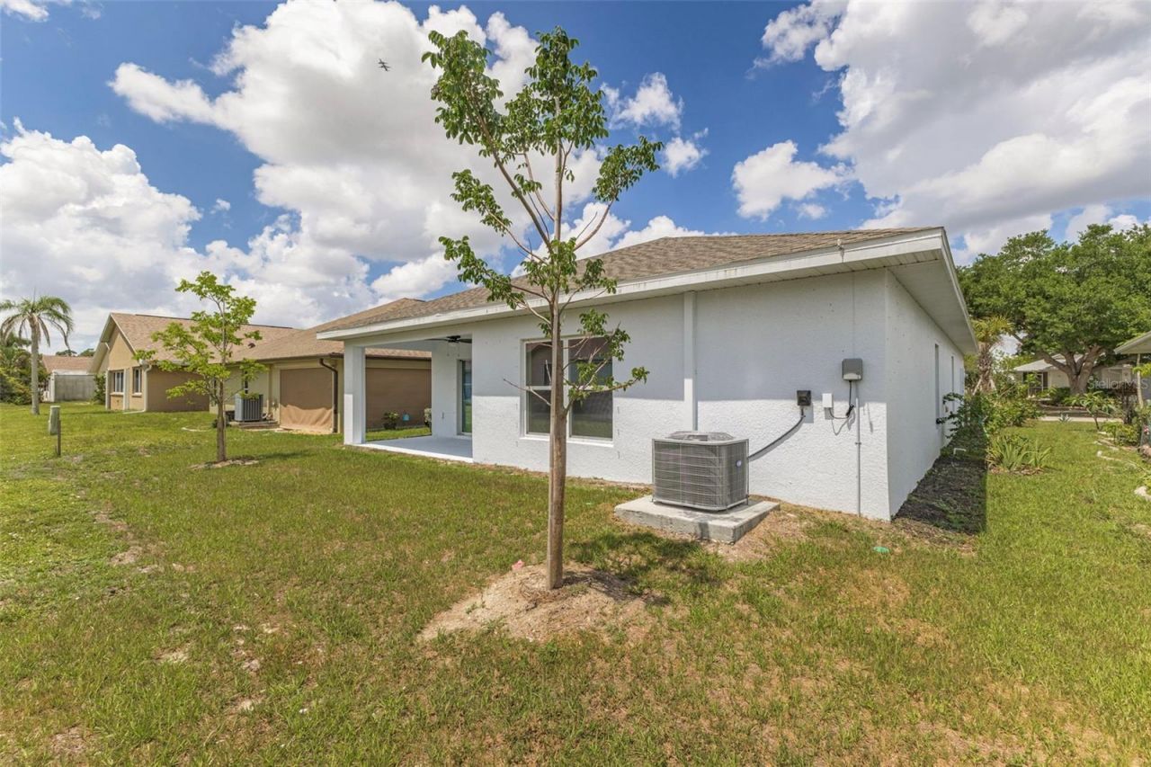 573 Rose Apple Circle, Port Charlotte, FL 33954 Photo