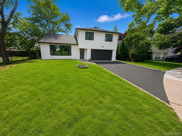 1030 Cedarhurst Street , Valley Stream, NY 11581