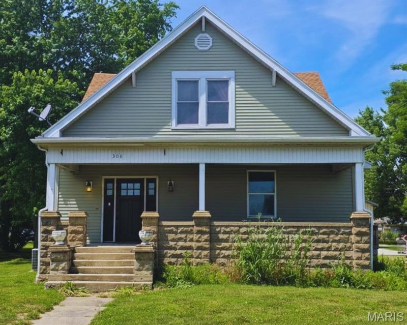 306 E Main Street , Teutopolis, IL 62467 Main Photo