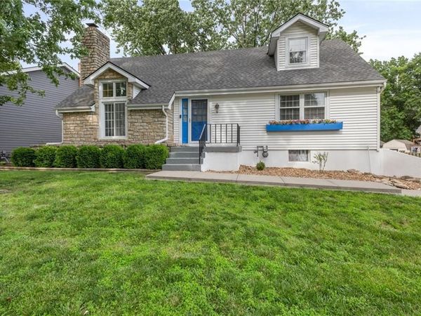 520 SW Windmill Lane, Lee's Summit, MO 64082