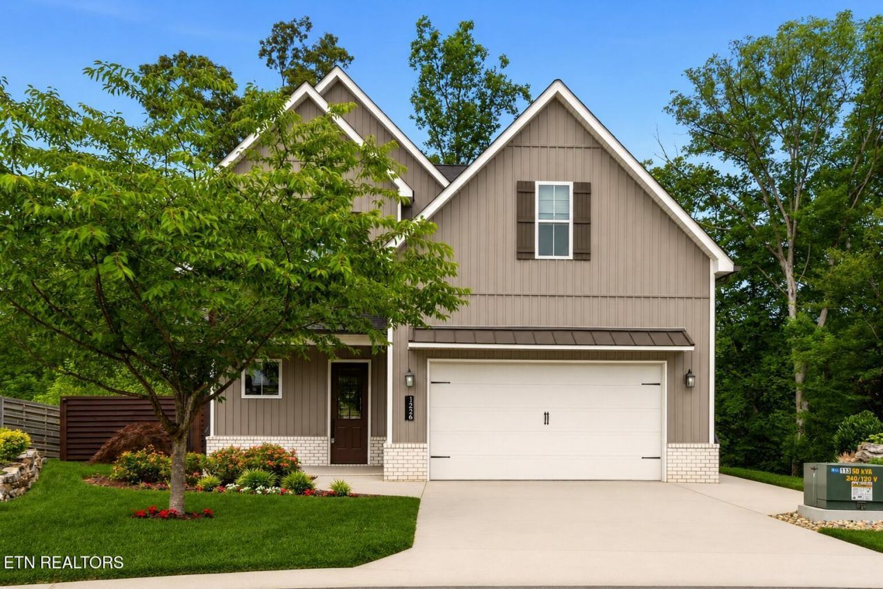 1226 Belle Pond Ave, Knoxville, TN 37932 Main Photo