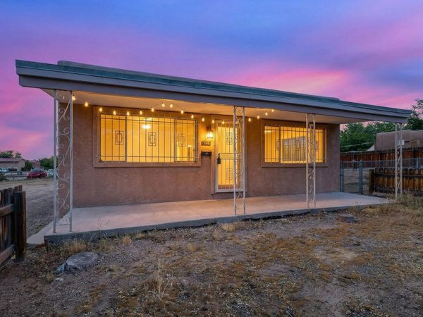 2905 Burton Avenue SE, Albuquerque, NM 87106