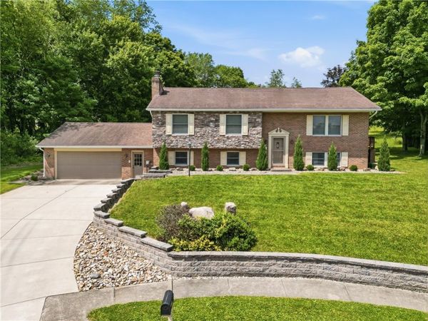 218 Village Ln , New Wilmington, PA 16142