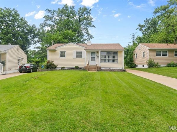 165 S Saint Jacques Street, Florissant, MO 63031