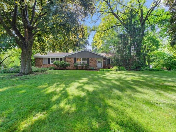 W225N247 Lexington DRIVE, Waukesha, WI 53186