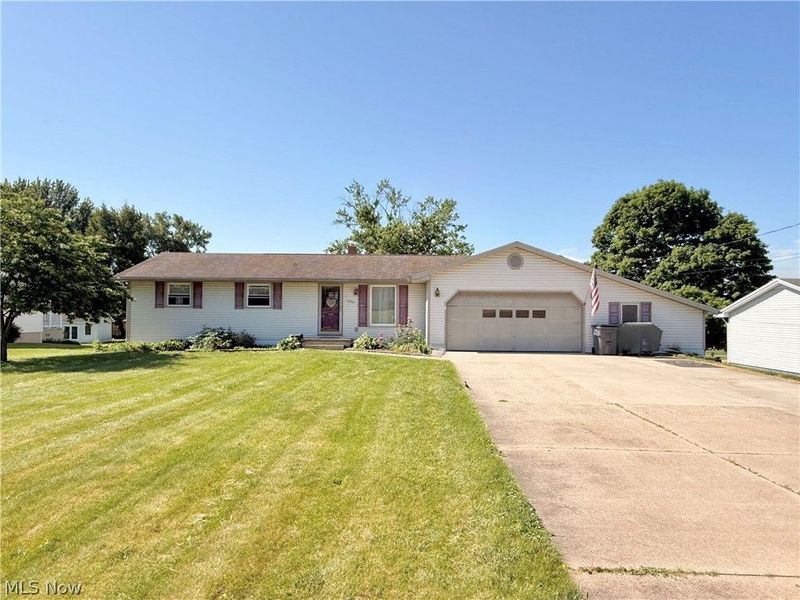 5236 Oakcliff Street SW, Canton, OH 44706 Photo 1