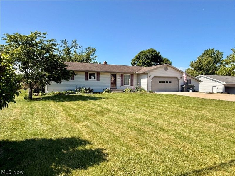5236 Oakcliff Street SW, Canton, OH 44706 Photo 2