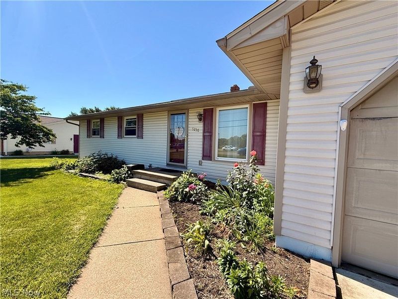 5236 Oakcliff Street SW, Canton, OH 44706 Photo 3