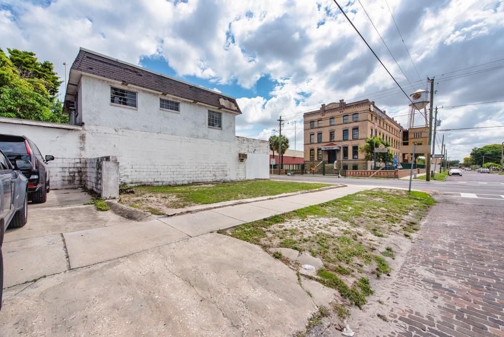 1406 N Howard Avenue, Tampa, FL 33607 Photo