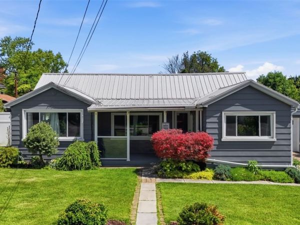 302 3rd St , Oakdale, PA 15071