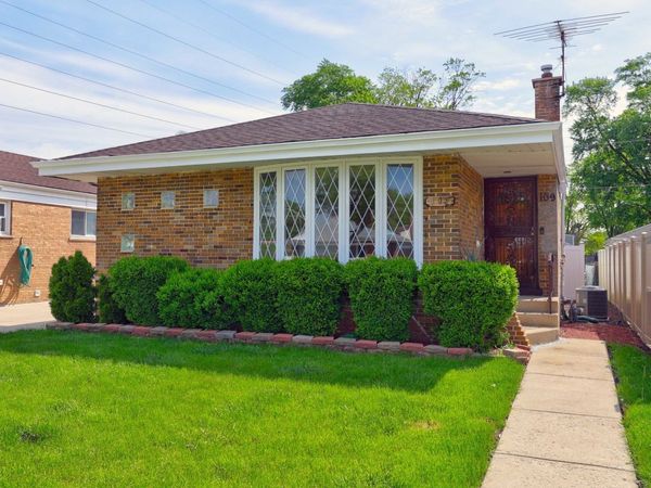 109 Rice Avenue, Bellwood, IL 60104