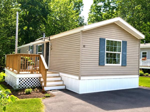 10 Hummingbird Lane, Raymond, NH 03077