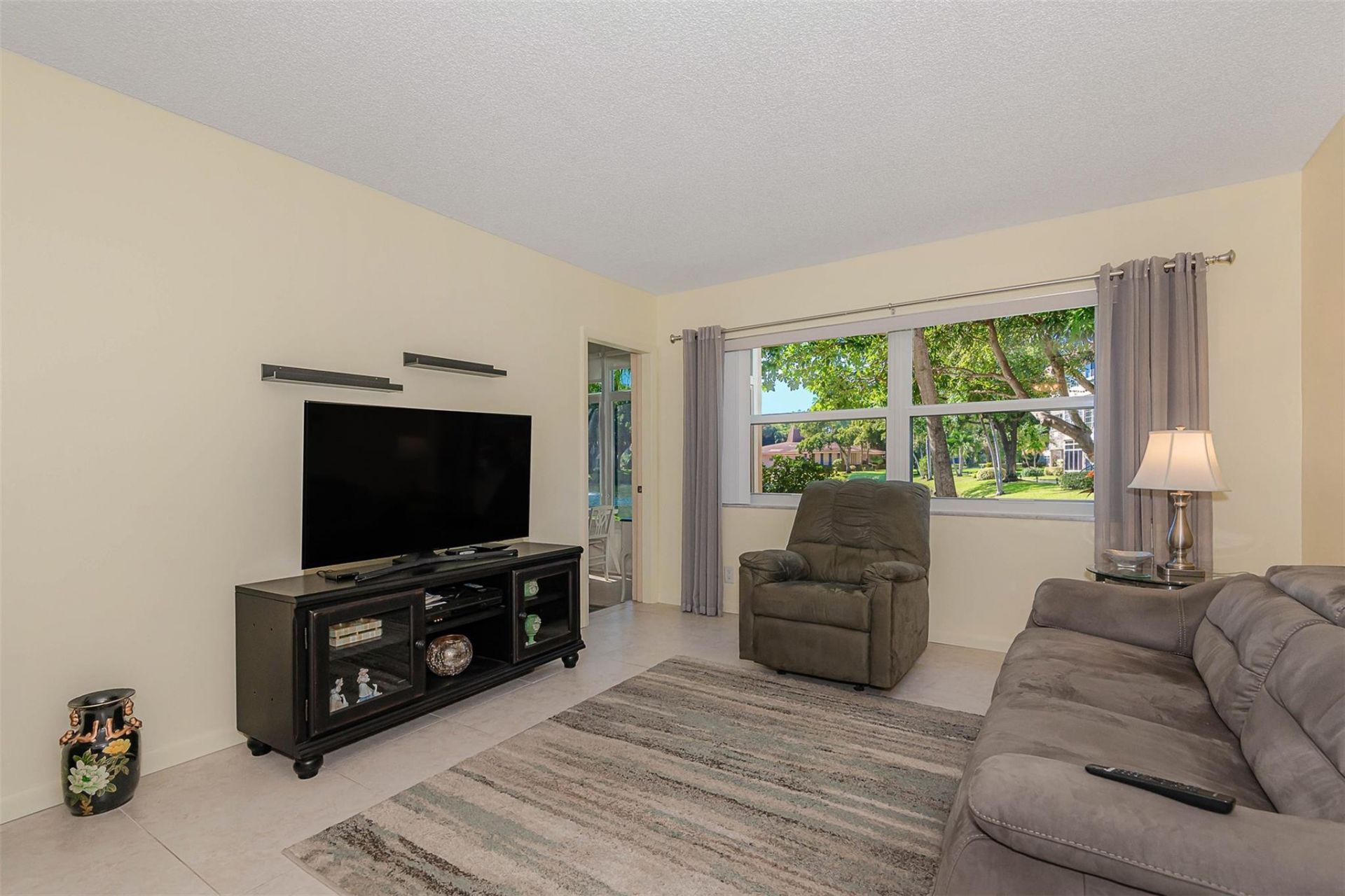 3431 NW 50th Avenue, Unit 104, Lauderdale Lakes, FL 33319 Photo