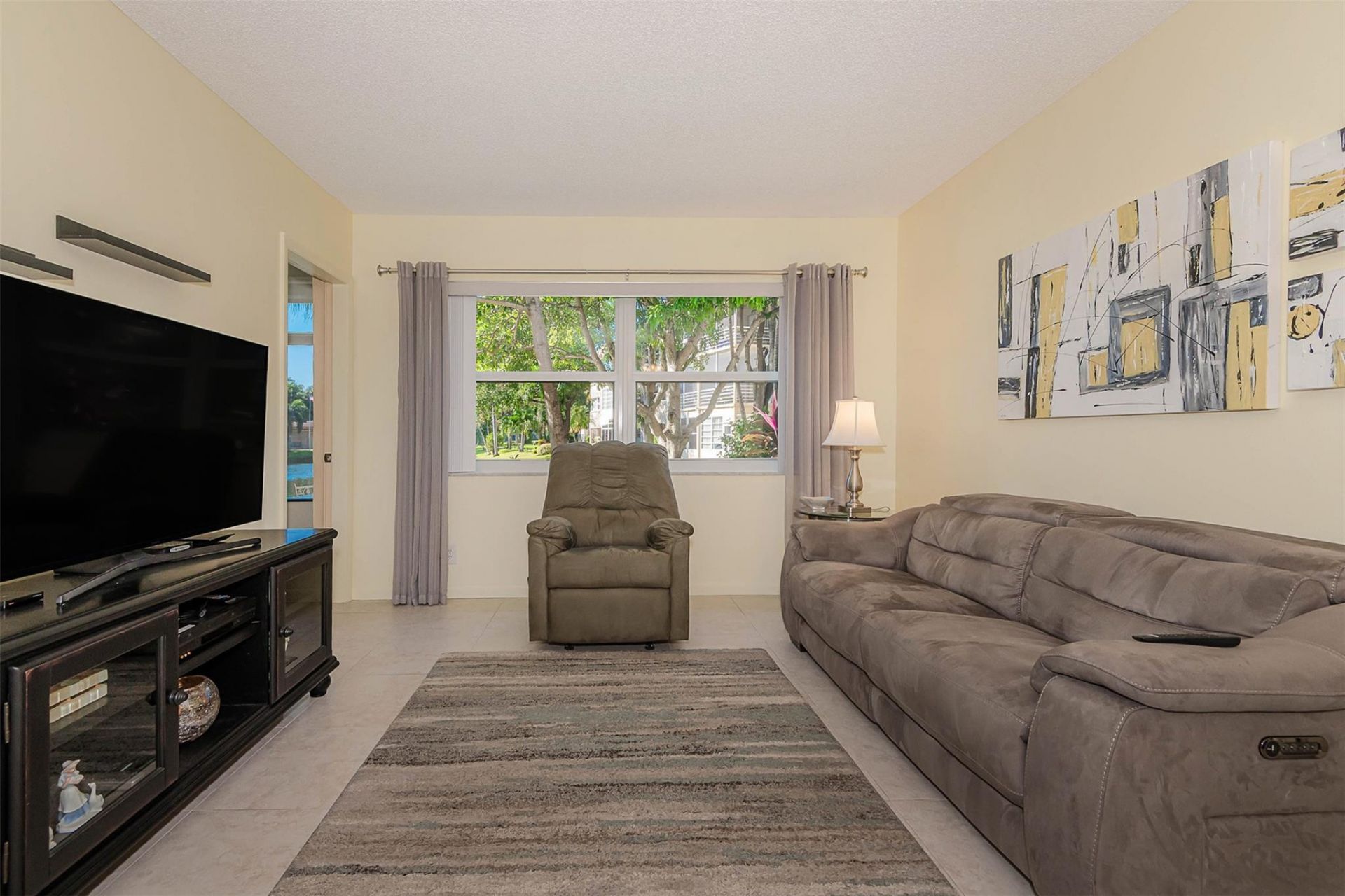3431 NW 50th Avenue, Unit 104, Lauderdale Lakes, FL 33319 Photo