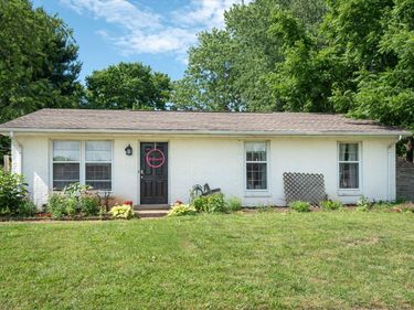 250 Lynnwood Drive, Versailles, KY 40383