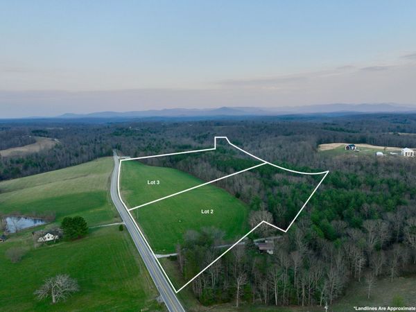 3 Nashville Hwy , Deer Lodge, TN 37726